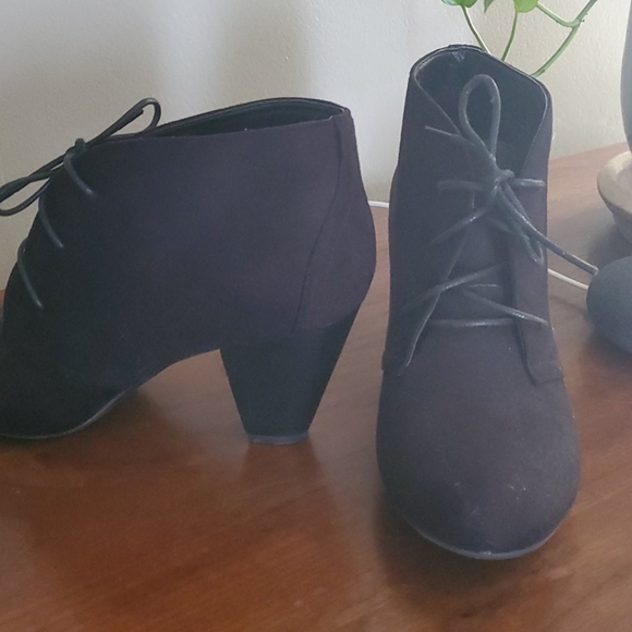 Booties - Picture 3 of 4